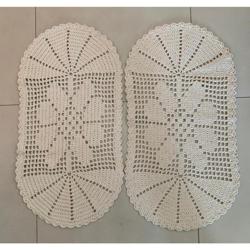 Kit 2 Tapetes de Crochê Artesanal tamanho : 77x39cm cada Feitos à Mão Barbante Nº 6 cor: Crú