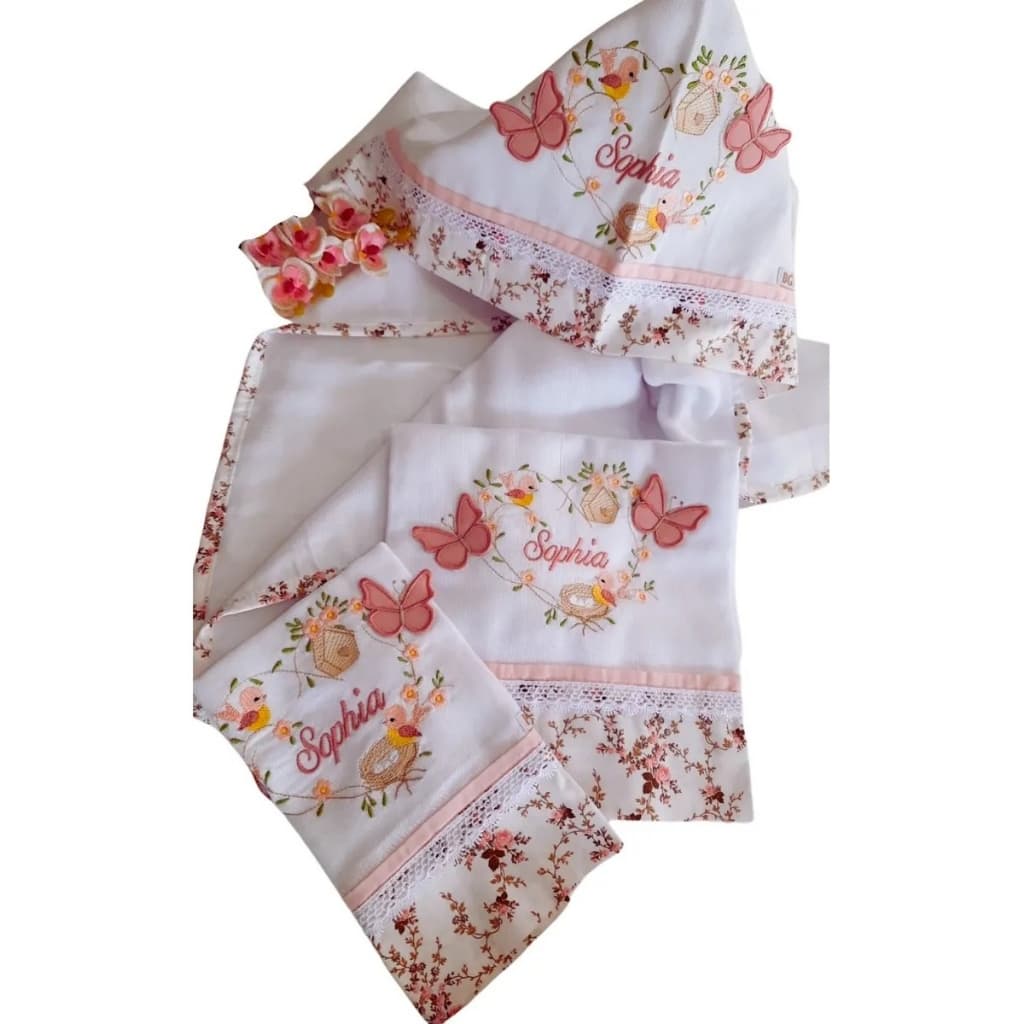 Fralda de Passeio e Boca e Toalha Fralda dupla com capuz bordado Kit Luxo Maternidade 3 peças Bebê.