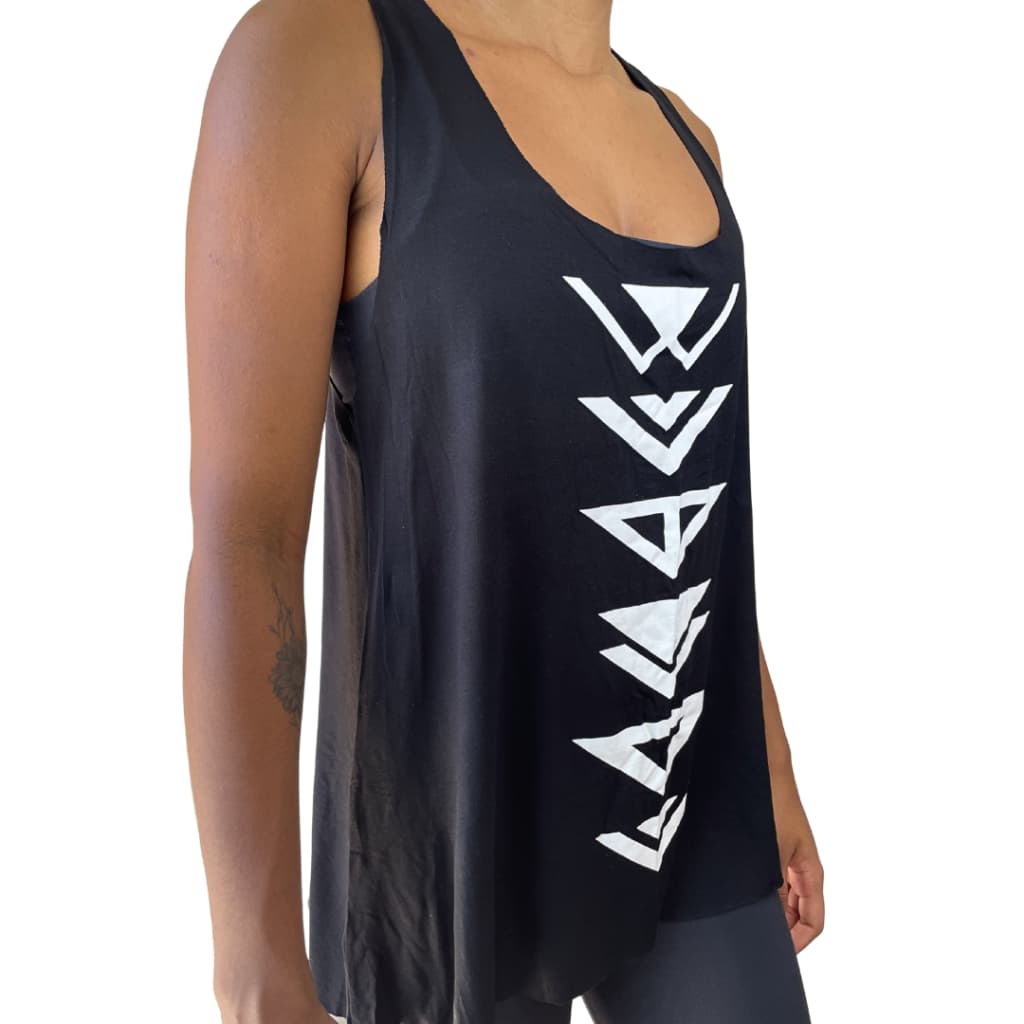 Regata Feminina Fitness Academia Soltinha Blusa Treino Esportiva Feminina Confortável Moda Fitness