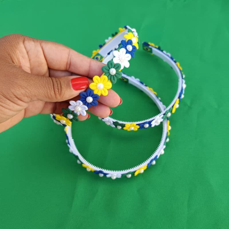 Tiara Brasil Floral  🇧🇷 com Pérolas | Acessório Infantil Delicado e Luxo para Meninas