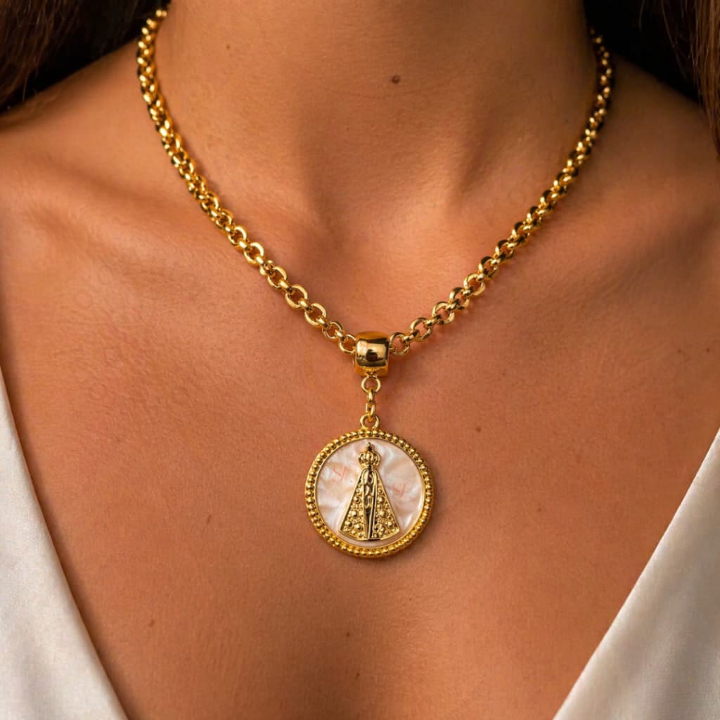 Colar Feminino Elo Português Grosso Pingente Nossa Senhora Banhado a Ouro 18k Antialérgico Cod.C03