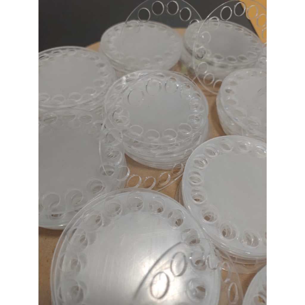 Kit com 10 Unidades de Base Acrílica Redonda para Crochê e Fio de Malha - 7cm (Furos 8mm)