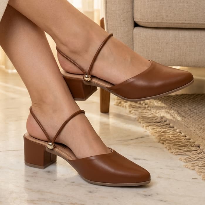Salto Mule 2 em 1 Tamanco  Feminino Bico Fino, Linha Conforto, Salto Médio Caramelo