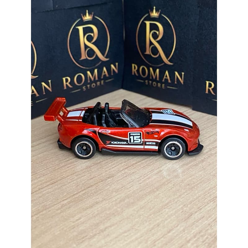 Miniatura Hot Wheels Mazda MX-5 Miata ND (Conversível) – Laranja Metálico (Loose)