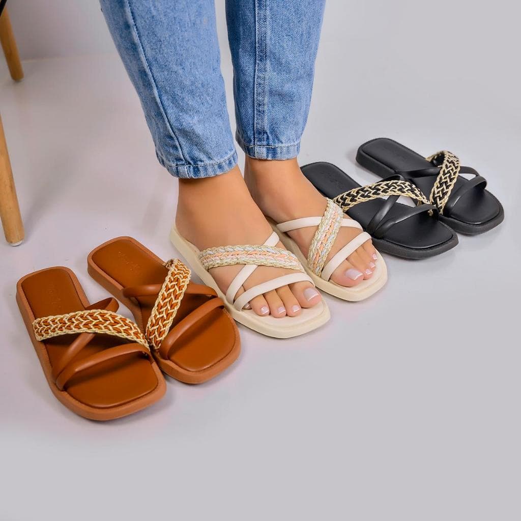 Sandália Feminina Rasteira Slide Confortável Preta Com Tiras Trançada Dourada Macia Casual Elegante Dia a Dia Chic TopUp