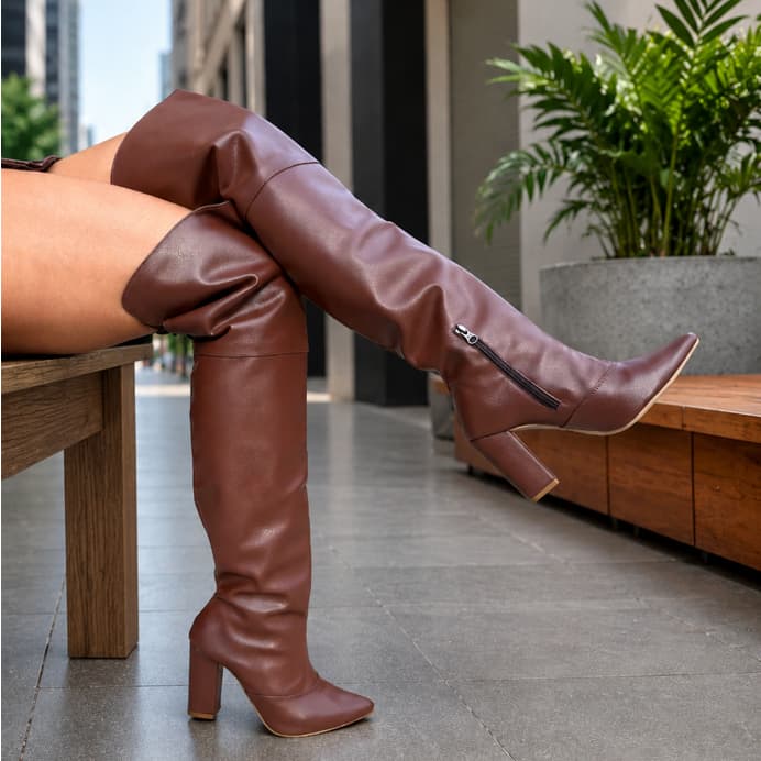 Bota Feminina Over the Knee modelo 3x1 com salto zíper lateral estilosa e confortável