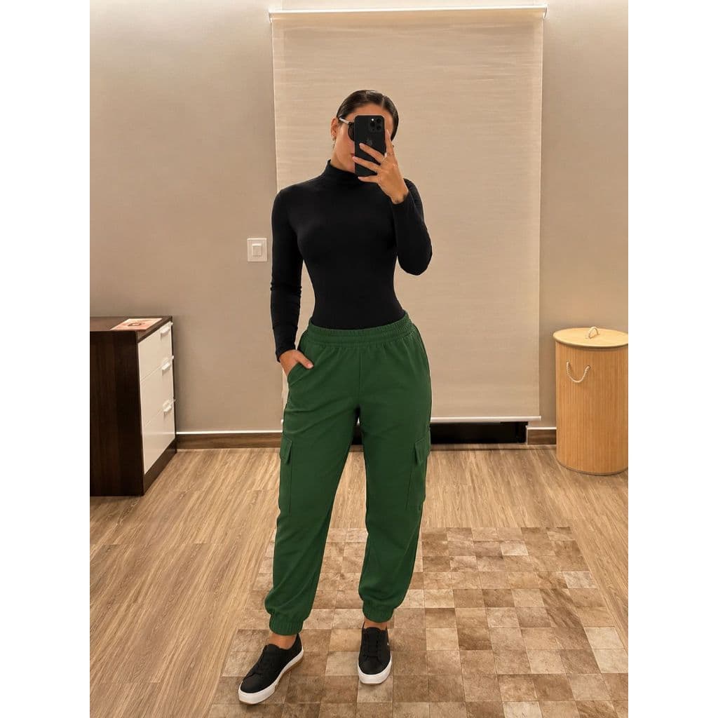 Calça Moletom Feminina Jogger Verde Militar Confortável Estilosa Versátil Tendência Moderna