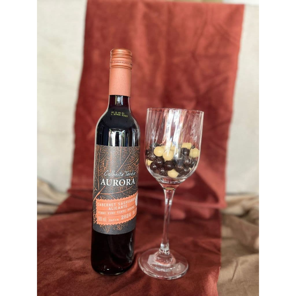 Kit Romantico Casal - Vinho Aurora Cabernet Sauvignon Alicante + Drágeas Chocolate Mondê Serra Gaúcha