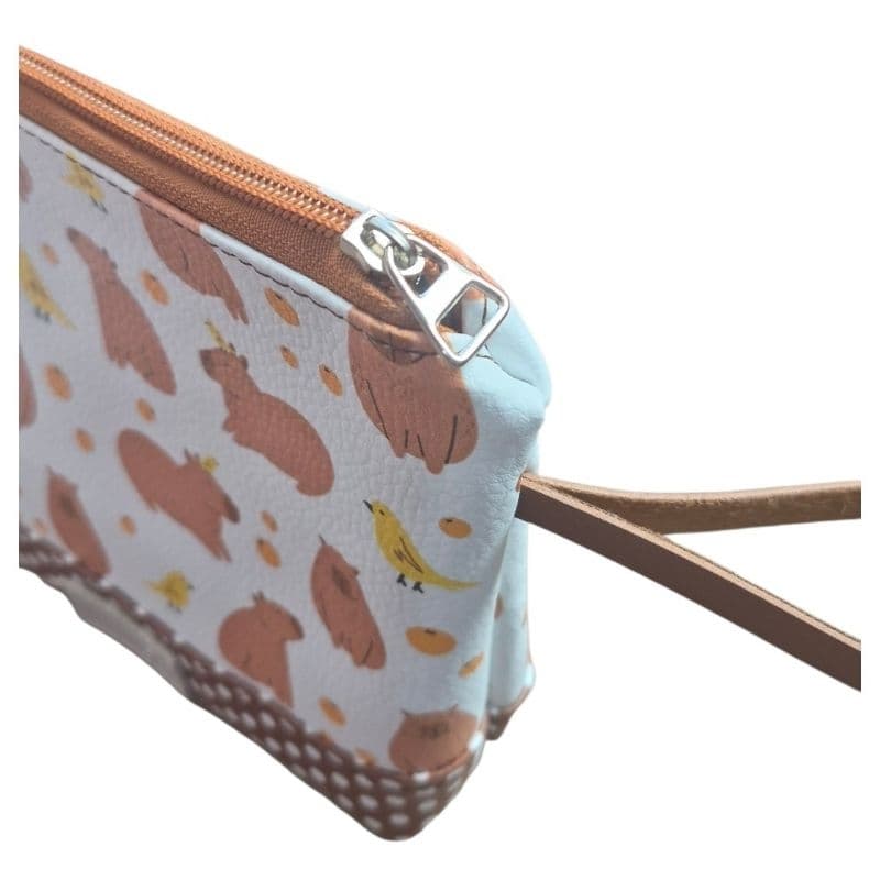 Necessaire Capivara Triangular Forrada Porta Maquiagem Organizador