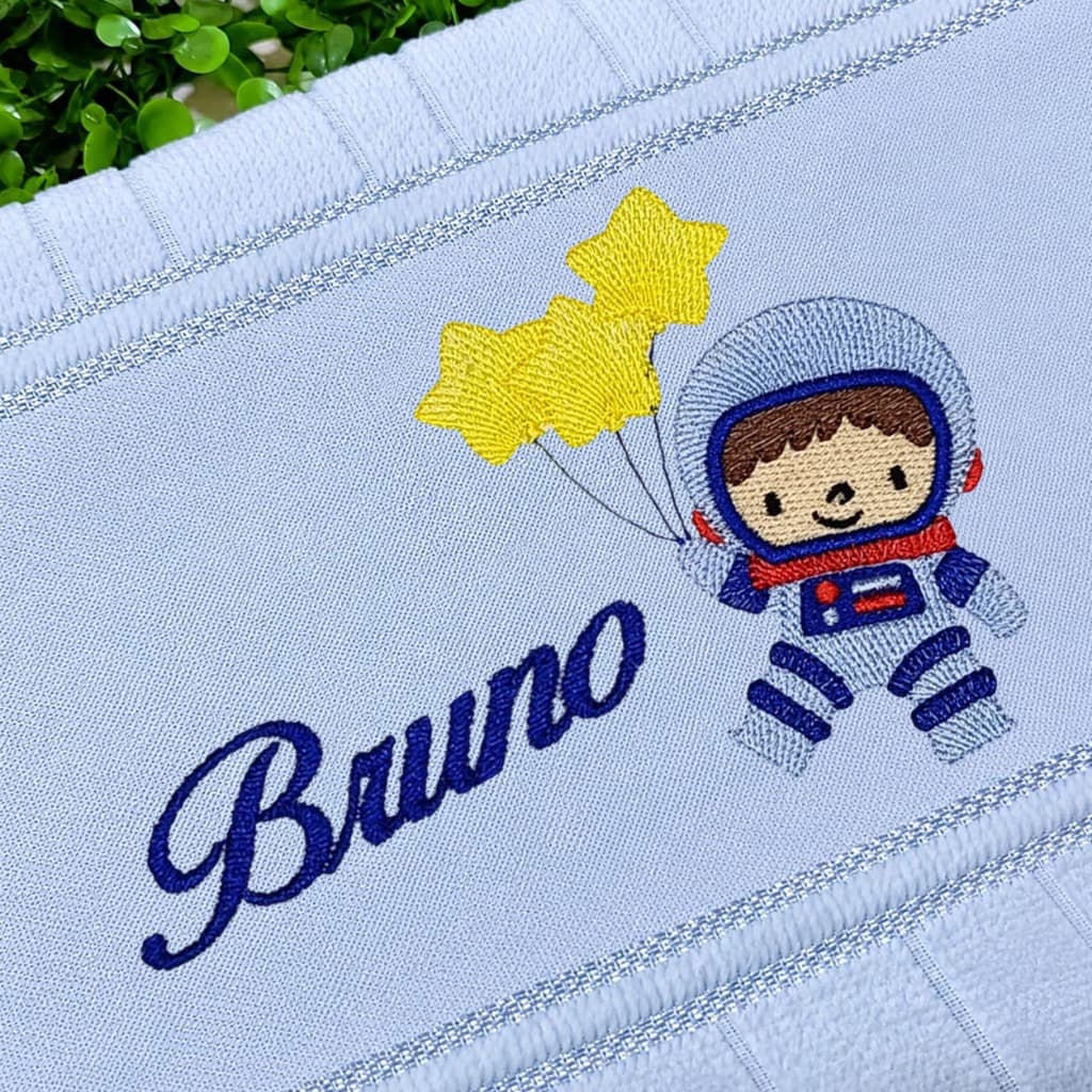 Toalha Toalhinha Infantil Bordada Astronauta Personalizada Com Nome Para Batismo Batizado aniversario festas presente