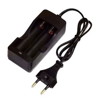 Carregador Bateria Pilha  3,7V 18650 Bivolt para Lanterna/ caixa som
