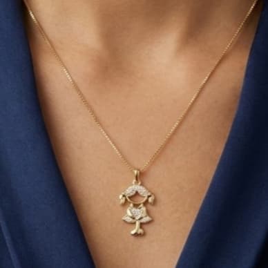 Colar Feminino Pingente Menina Dourado Delicado Banhado Presente para Mãe.