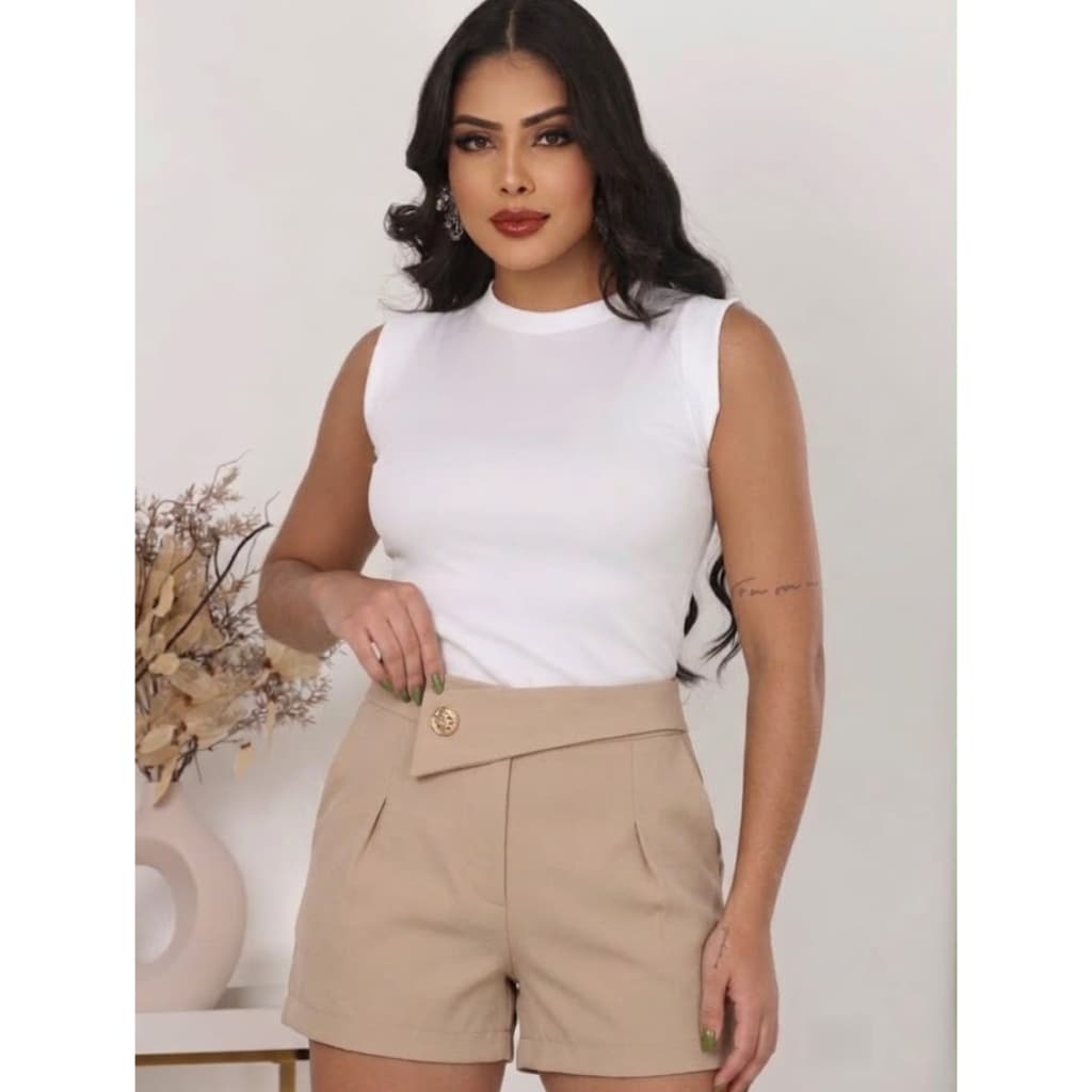 Short Feminino Alfaiataria Luis Twill com Cós Transpassado e Botão Dourado – Modelo Elegante e Moderno