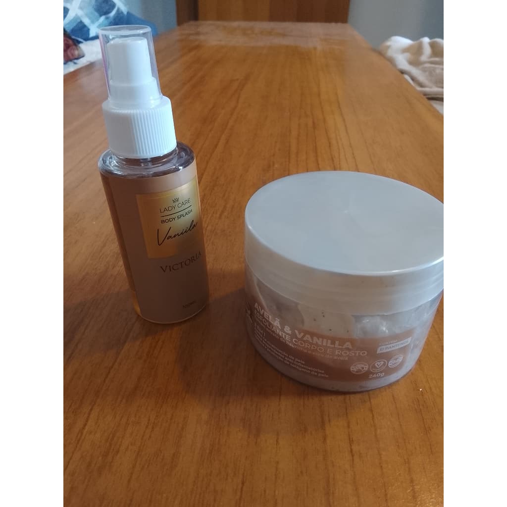 COMBO BODY SPLASH E BODY SCRUB DE VANILLA