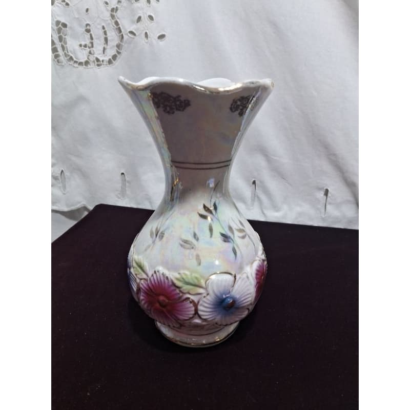 antigo jarro de porcelana detalhes de flores/antiguidade