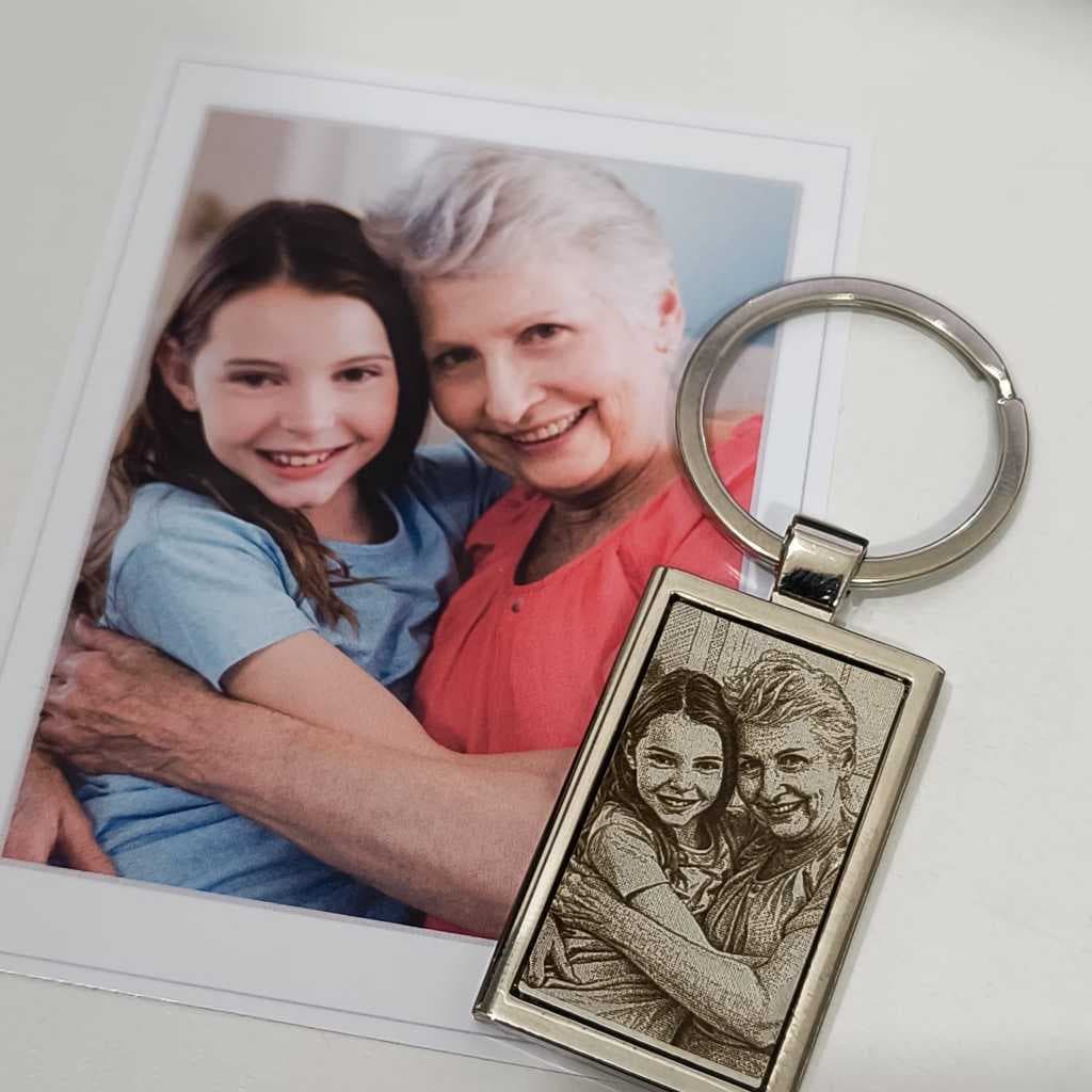 Chaveiro Personalizado a laser com Foto e Frase - Aço - Presente com sentimento e afeto - casais - família - pais - mães
