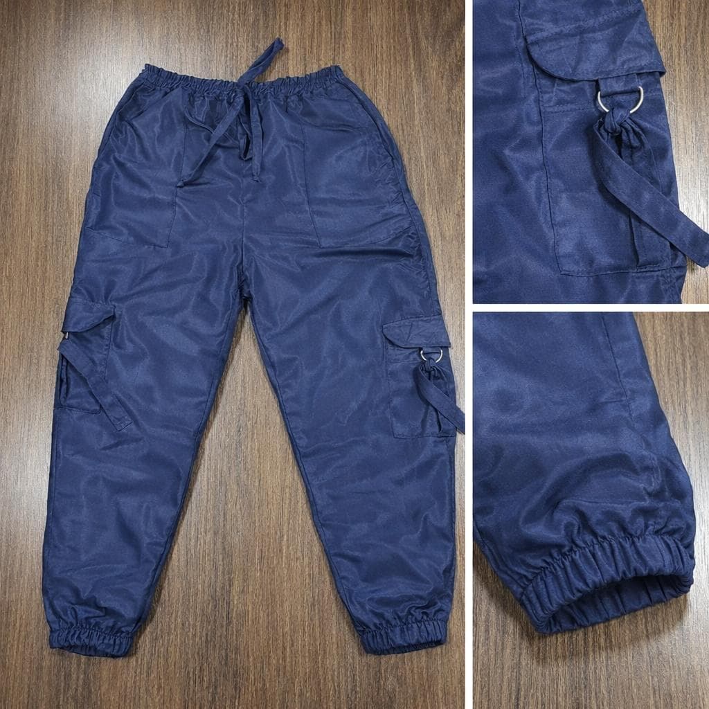 Calça Parachute Jogger Azul Marinho Feminina Bolso Cargo Estilo Gringa