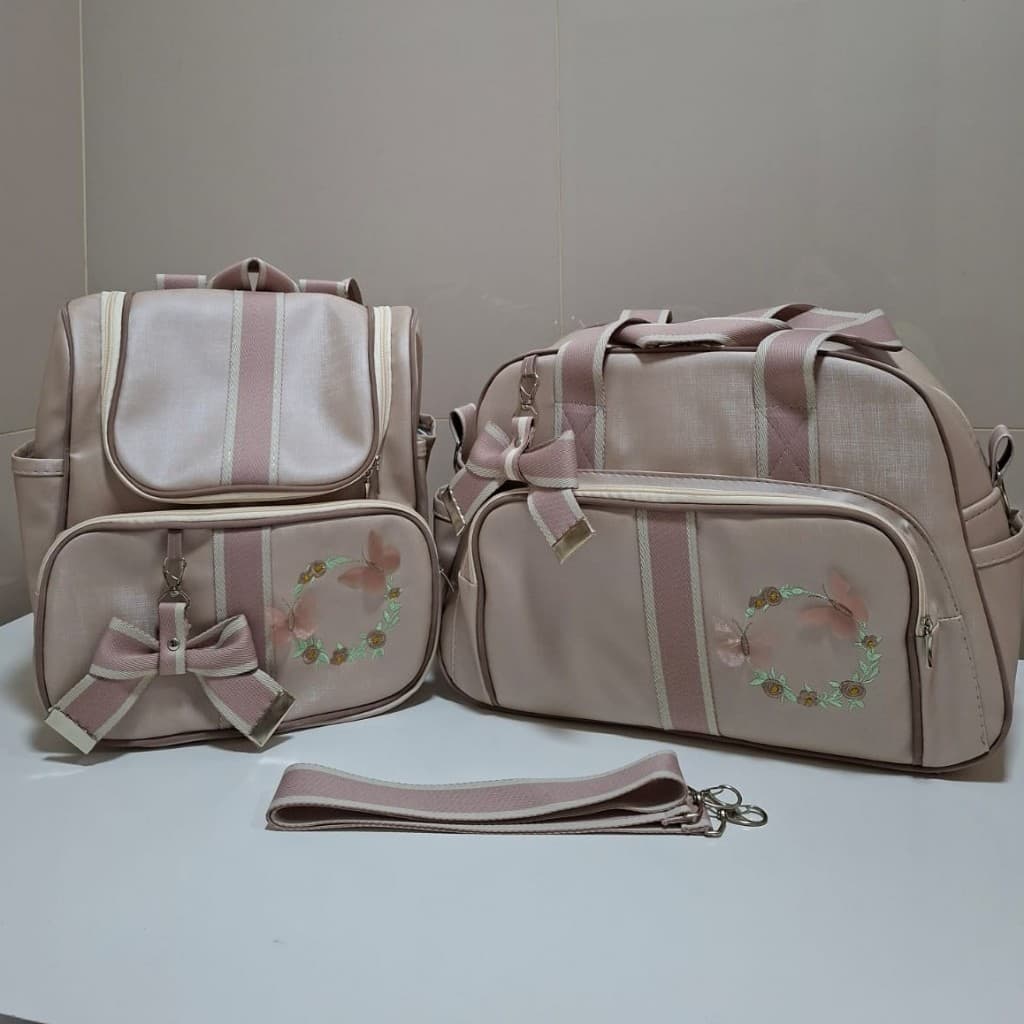 Kit Mochila Maternidade e Bolsa de Bebê Luxo Borboleta Nude