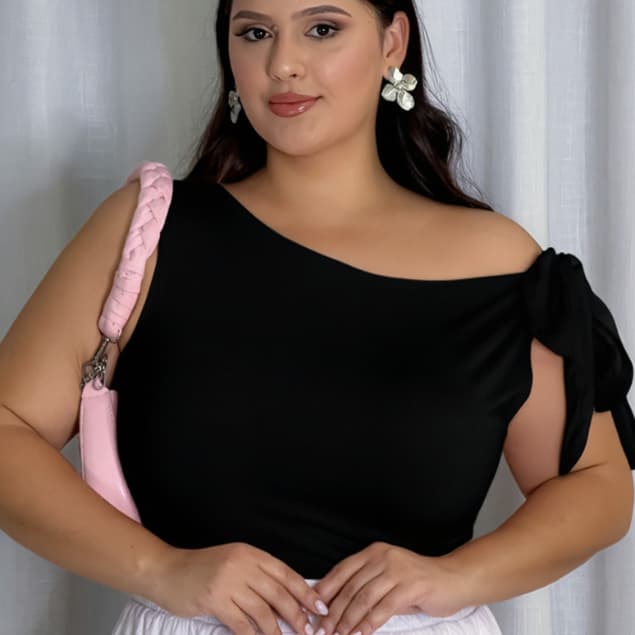 Blusa Feminina Plus Size Tecido Suplex Elegante e Moderna Tendência Blusinha Justa Ombro a Mostra Casual Trabalho Social
