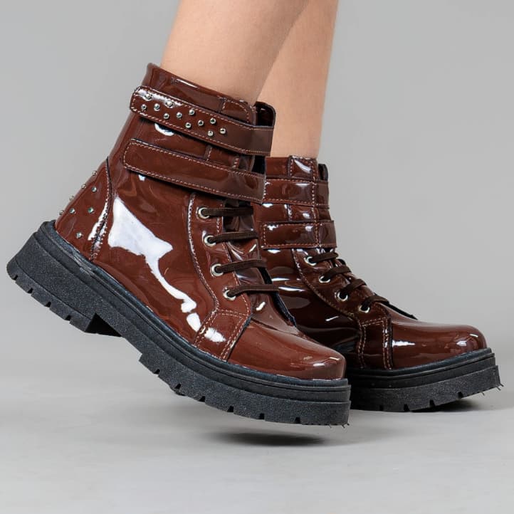 Bota Coturno Infantil Feminina Elegante Verniz Marrom Com Spikes Menina