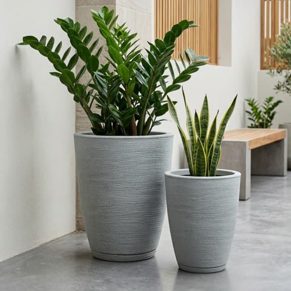 Kit 2 Vasos para Plantas Polietileno Grande Coluna Bojo Escovado Prato Jardim Casa Decoração Moderno
