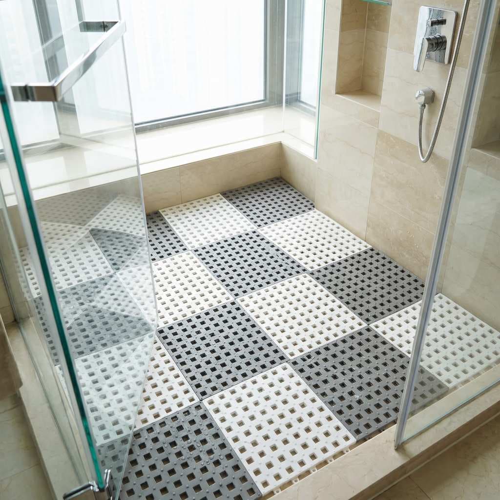 Tapete Estrado Piso Antiderrapante 30x30cm Box Banheiro Piscina Emborrachado Modular Vestiário Sauna Flexível Drenante