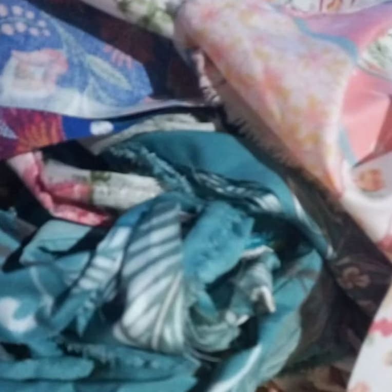 5KG Retalhos para tapetes Bicão Estampados e Lisos