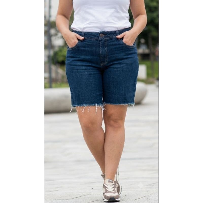 BRECHO Bermuda Jeans Escura - Tamanho 46 (Excelente Estado)