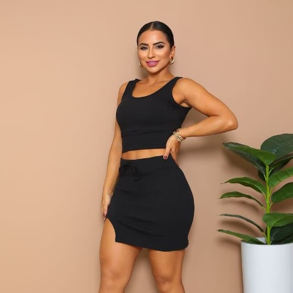 Conjunto Feminino Canelado Cropped Regata e Saia Curta Cintura Alta com Fenda