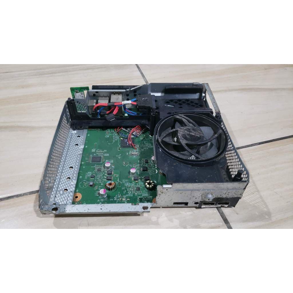 Xbox 360 Super Slim Sem Leitor, Sem Carcaça. Tá Ruim Ñ Liga!