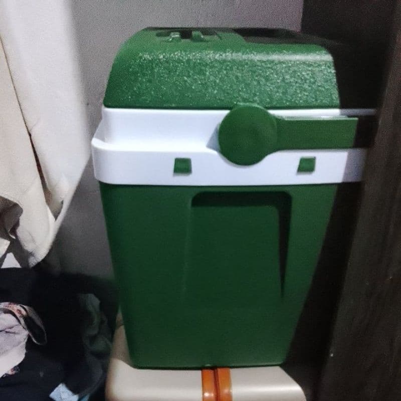 Caixa Térmica Soprano 32L - Isolamento Térmico Eficiente, Alça Retrátil, Design Funcional