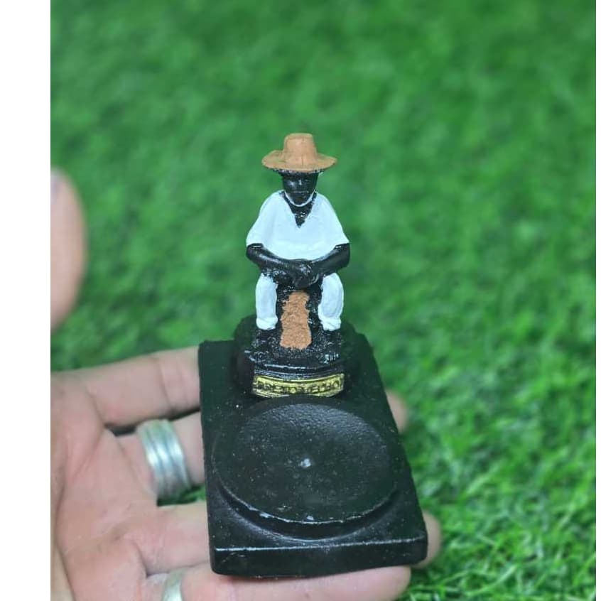 Porta Incenso e Porta Vela Preto Velho Umbanda Candomblé Decoração Incensário de Palito em Resina
