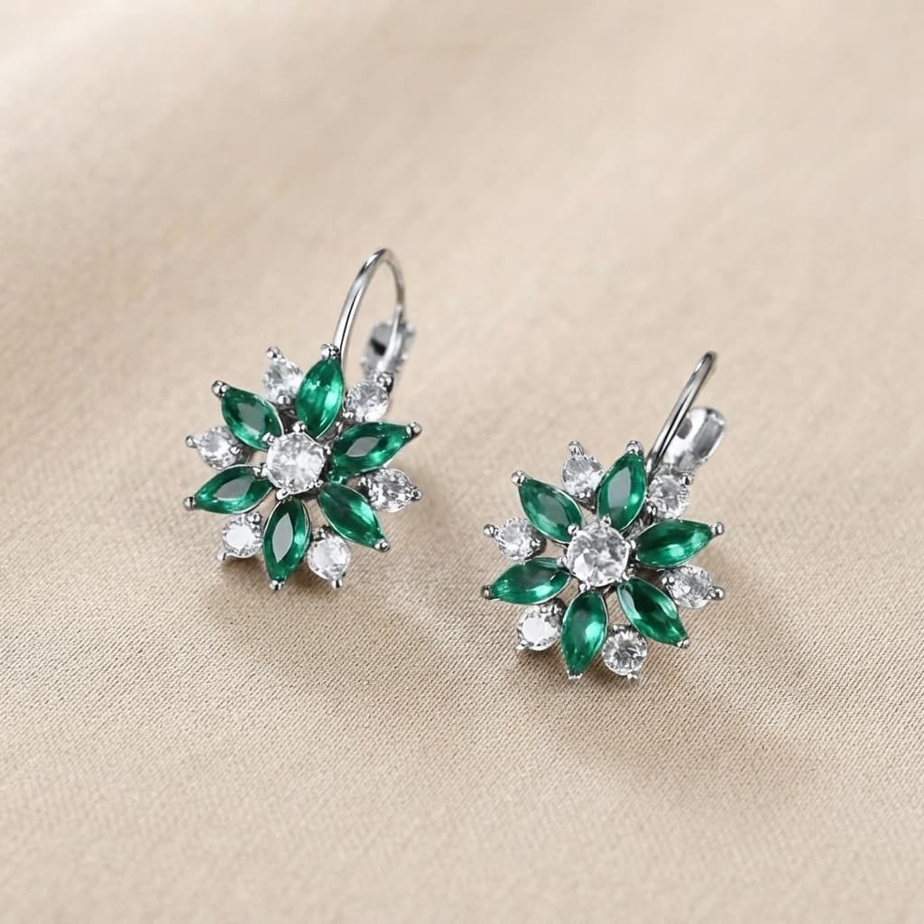 Brinco Argola Flor Prateada Cristal Zircônia Verde/Azul - Acessório Elegante para Festa e Presente