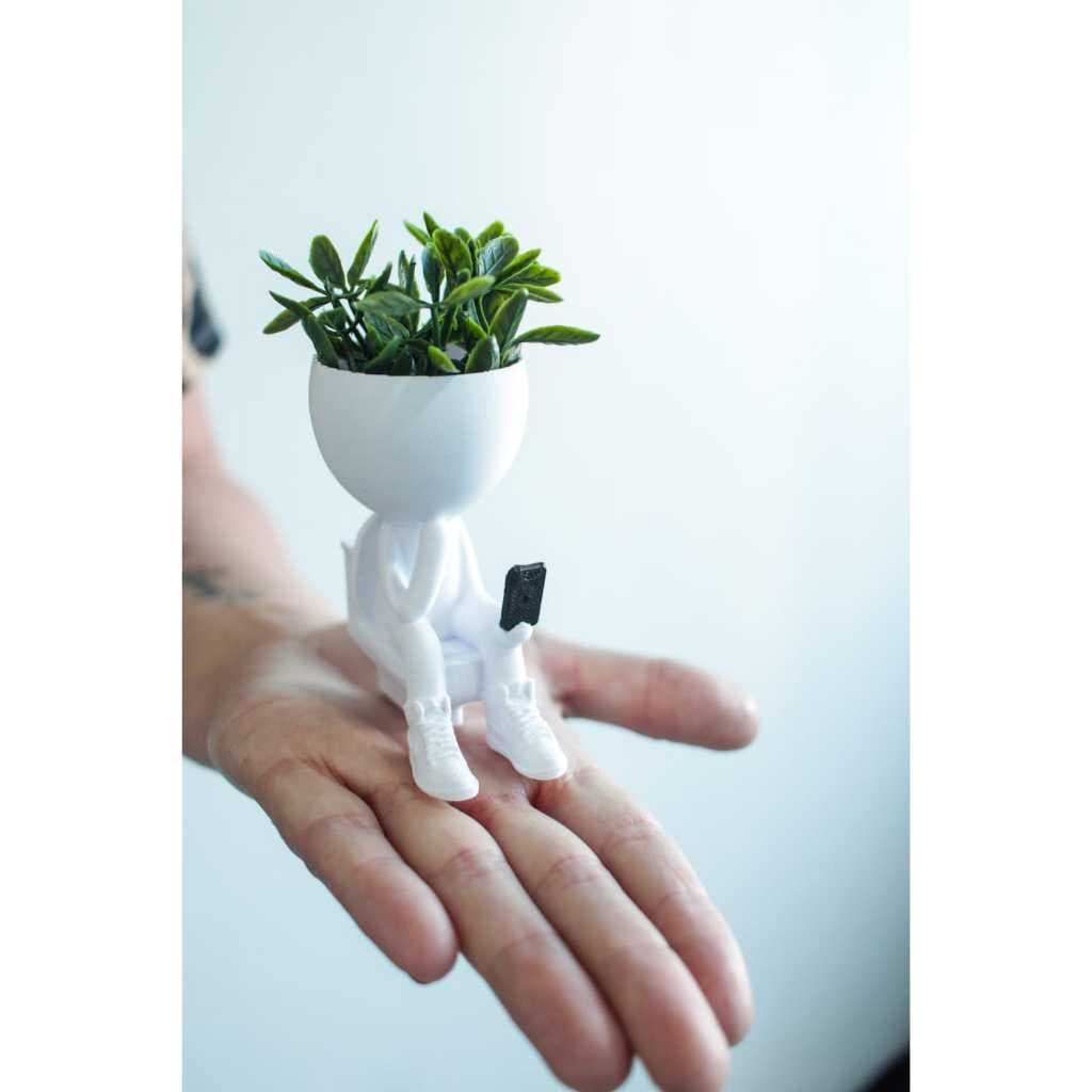 Kit 2 Mini Vasinhos com Planta Artificial Inclusa Lembrancinha Decoração para Casa Sala Estante Cachepot Enfeite
