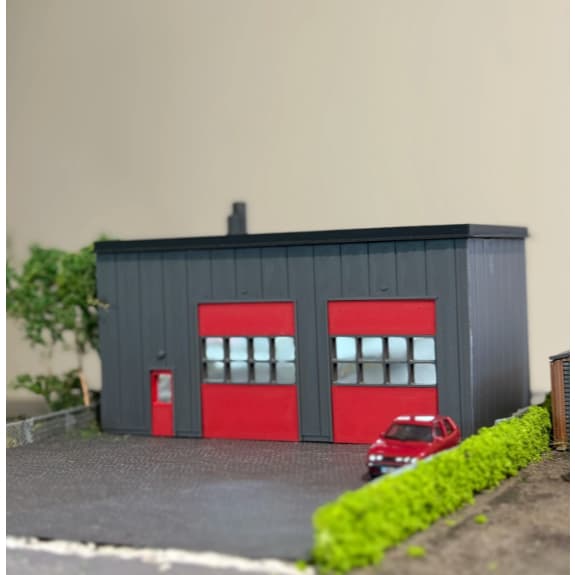Diorama Edifício Industrial Moderno 1:87 – Garagem Oficina Quartel Ferrovia