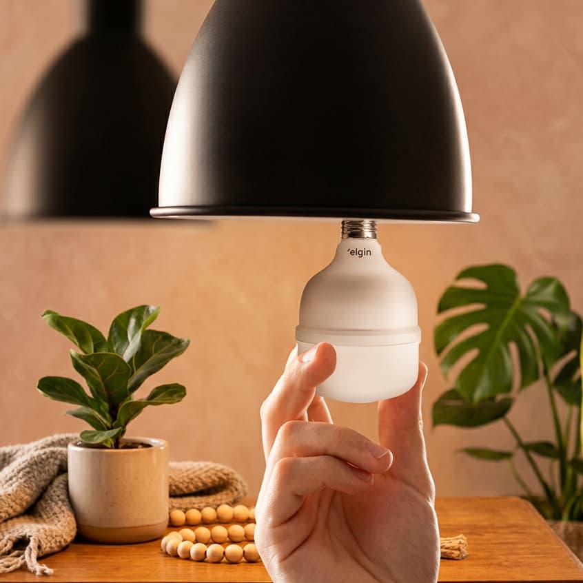 Lâmpada LED 20W Elgin Bivolt 6500K - Ideal para Iluminação Clara e Eficiente em Casa