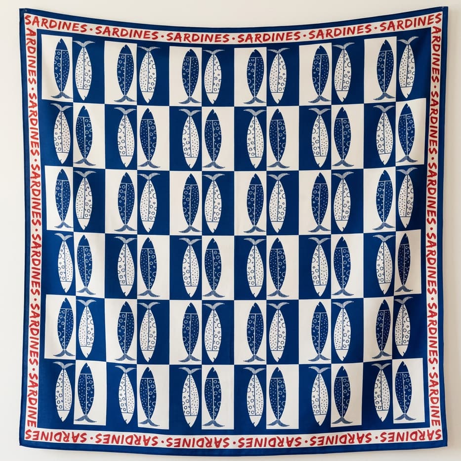 Lenço Feminino Sublimado Cetim Grande Cabelo Bolsa 90x90 Cm Costa Atlântica Peixe Branco e Azul