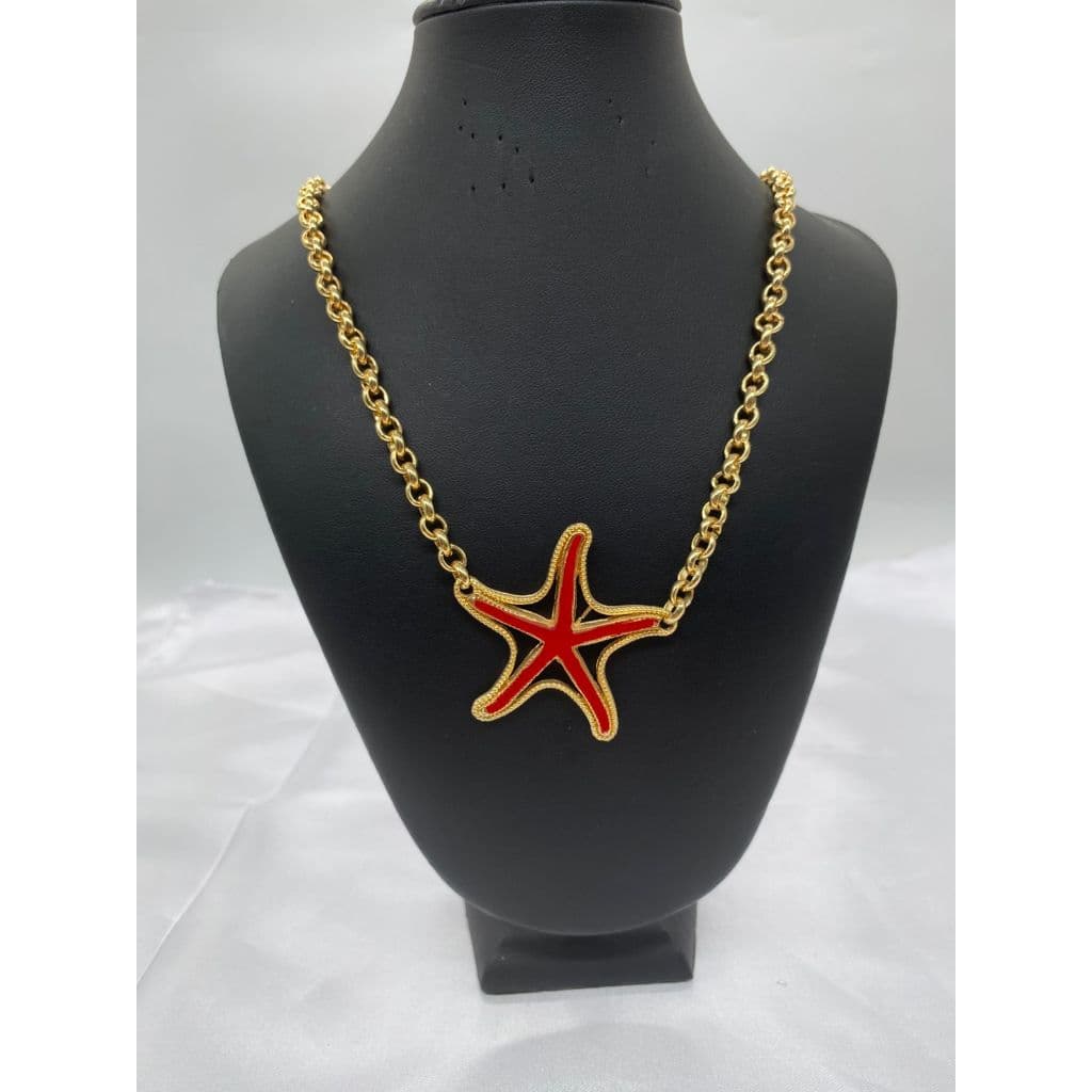 Colar Estrela do Mar Laranja Delicado – Elegância com Toque Praiano