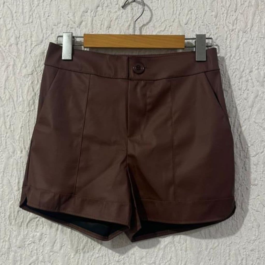 Shorte couro fake bolso frente e Costa tamanho pp até gg