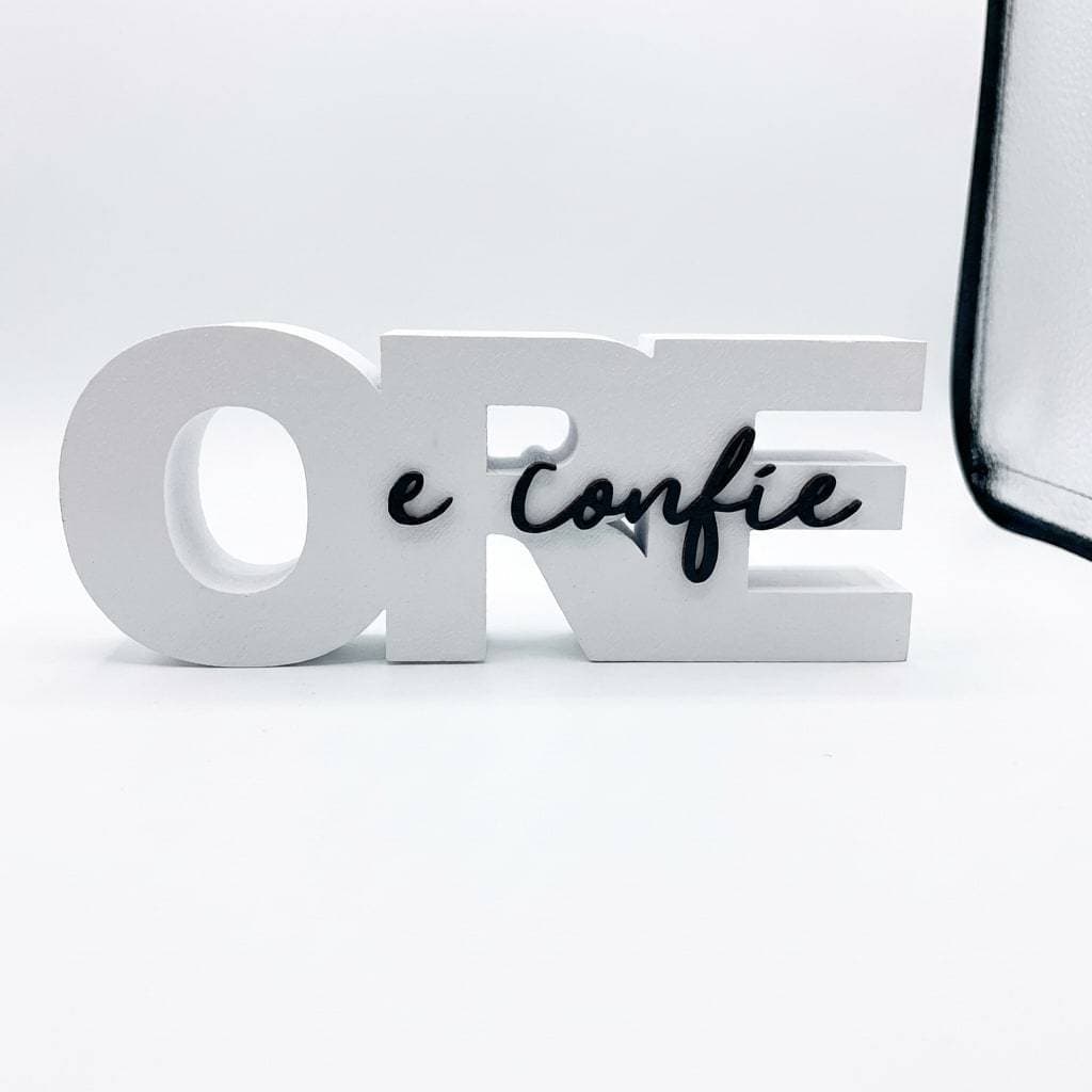 Placa Decorativa Ore e Confie Frase Letreiro Cristão 3D