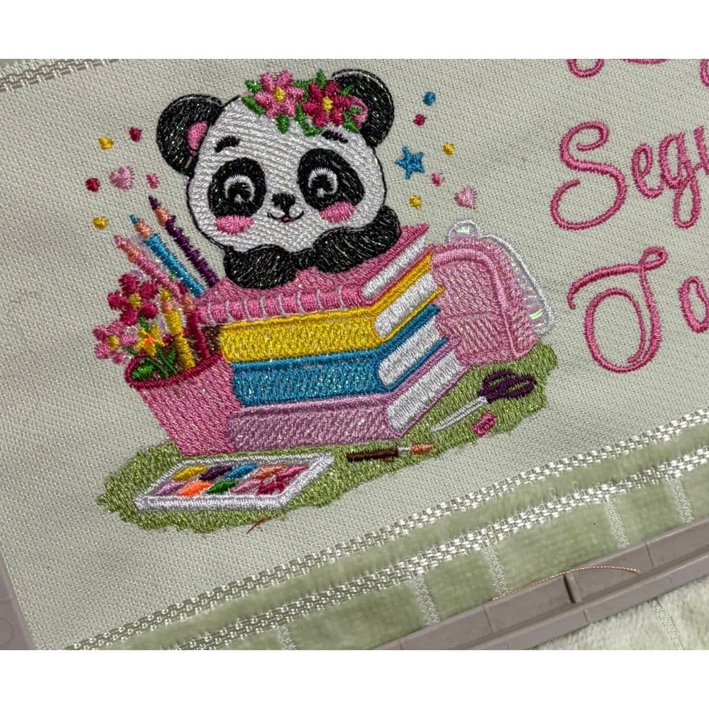 Toalha de Lavabo Bordada Personalizada - Pandinha