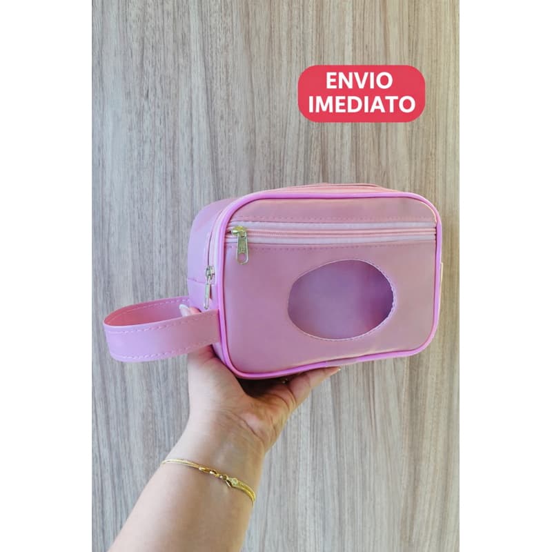 Necessarie porta lenço umedecido elegante,pomada e fraldas impermeável personalizada com inicial.