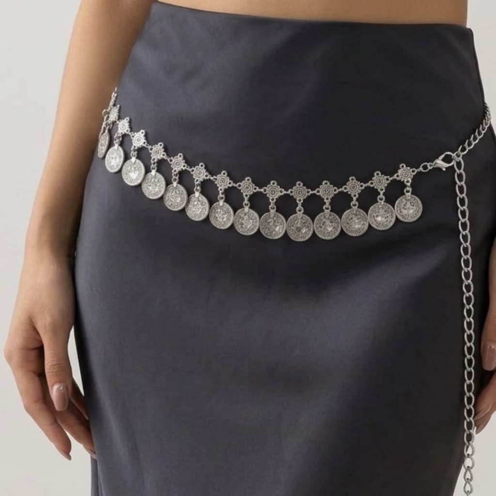 Cinto Corrente Feminino Com Medalhinhas Prateado Elos Ajustável Para Vestido Saia