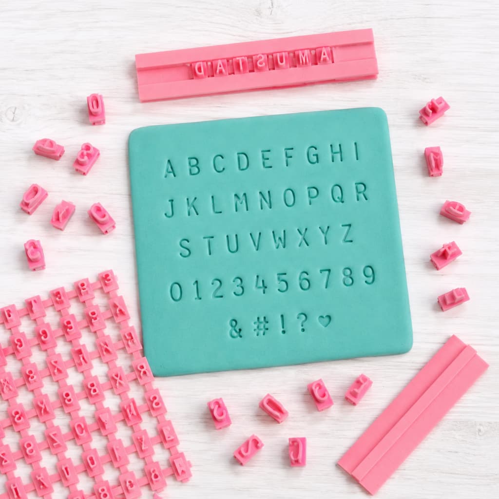 Kit Carimbo Alfabeto com Números e Símbolos para Doces, Biscoitos, Fondant e Pasta Americana 80 Peças