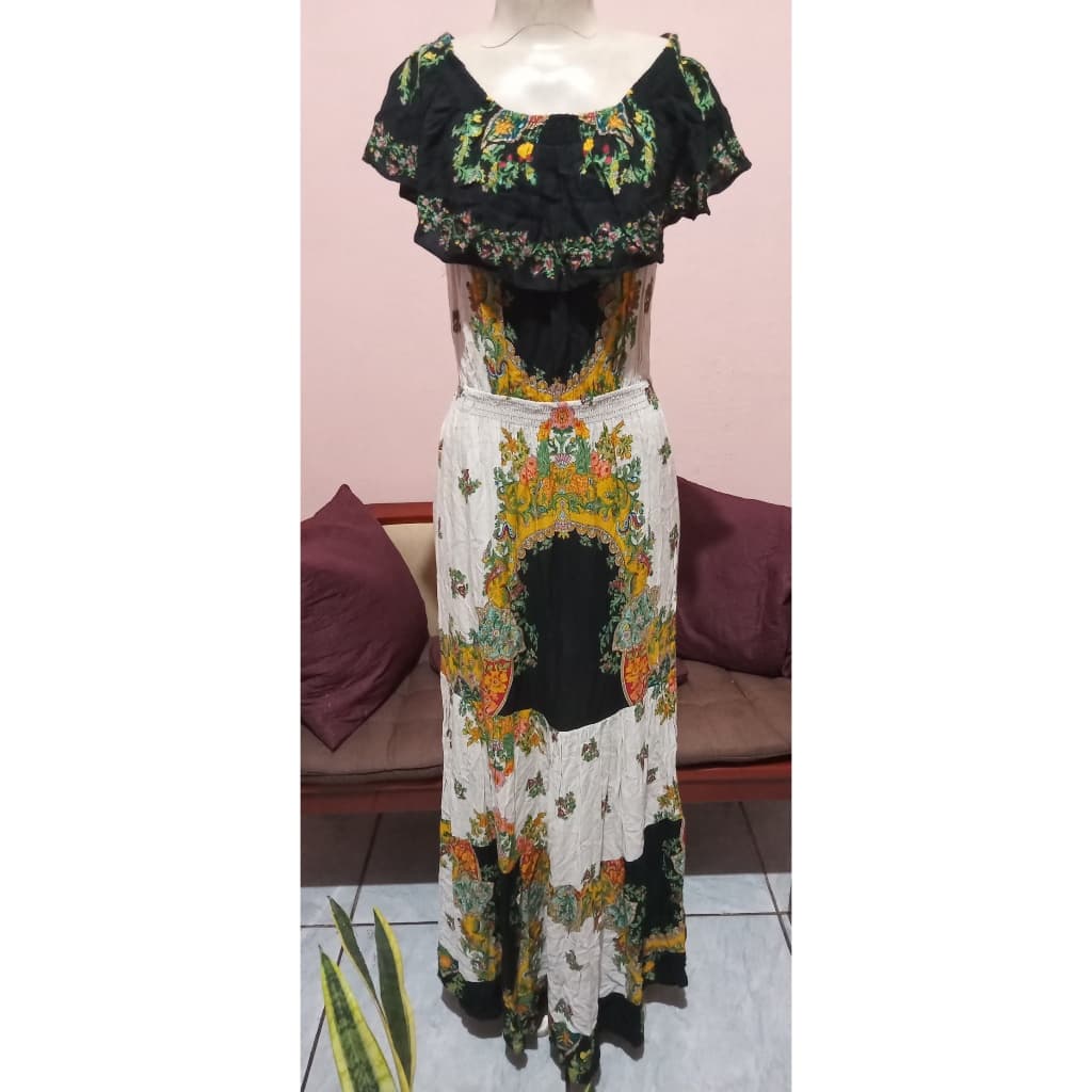 vestido de festa  com detalhes /G - Festa Formatura Madrinha Casamento Blogueiras-elegante/casamento civil cartório