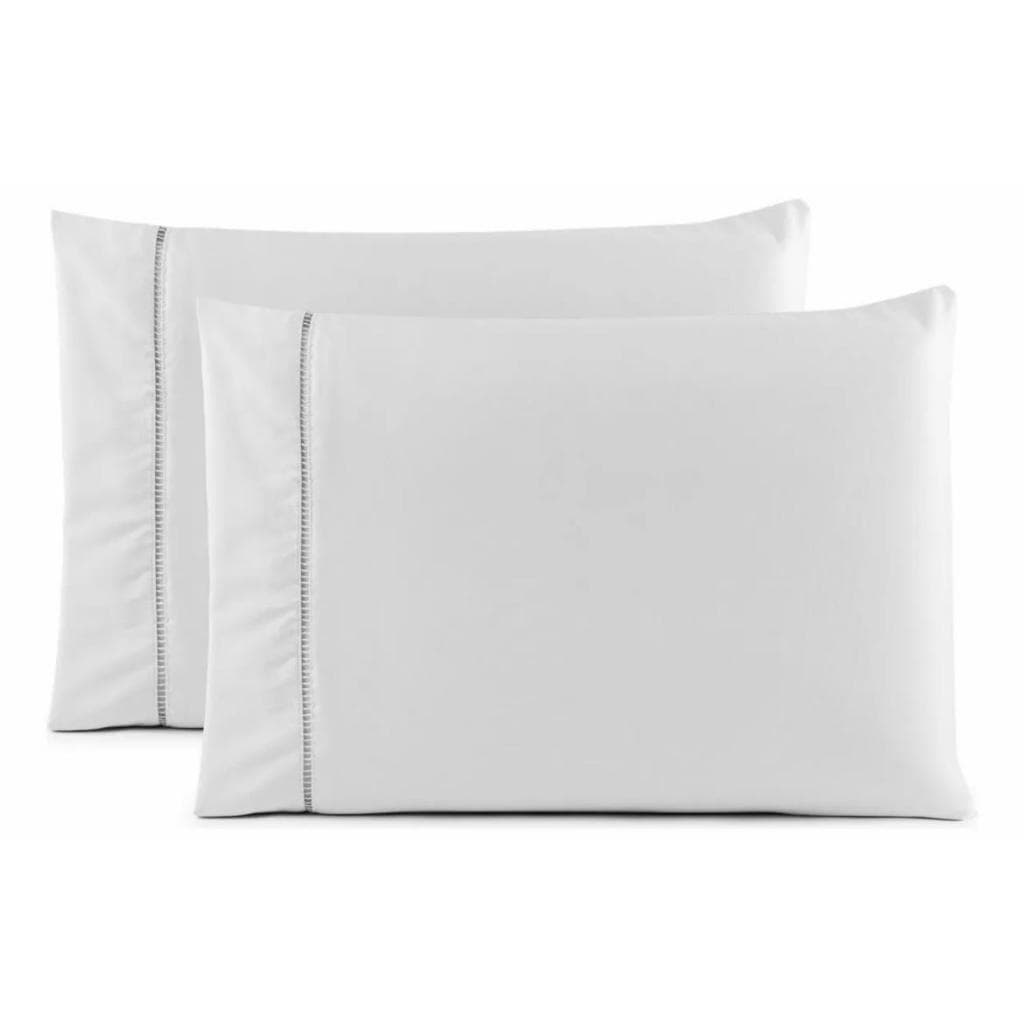 Par de Fronhas 70x50cm com Toque Macio e Elegante em Percal 400 Fios.
