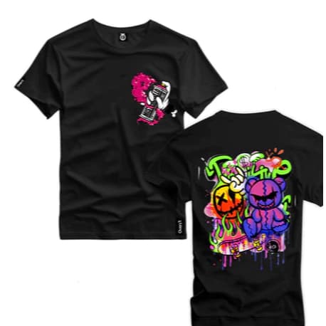 Camiseta Masculina Estampada Boneco Spray Desenho Colorido Frente e Costa Algodão Malha Premium