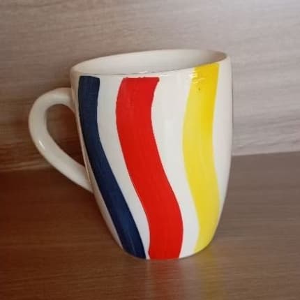 Caneca De Porcelana Listras Coloridas Onduladas Café E Chá 300ml Envio Rápido