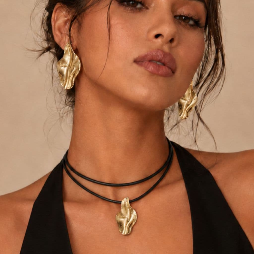 Conjunto Feminino Colar Duplo Choker + Brinco Folheado Design Moderno Feminino Elegante