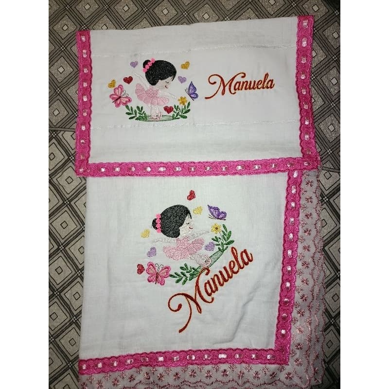 Kit Manta Fralda Passeio Ombro com renda guipir com 2  panos de Boca Bordado Personalizada